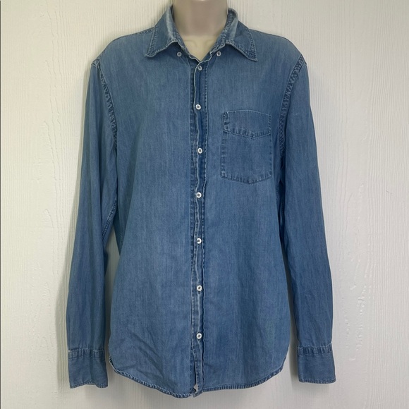 Everlane - Light Wash Button Down Soft Pocket Long Sleeve Jean Shirt Size Small - Picture 2 of 11